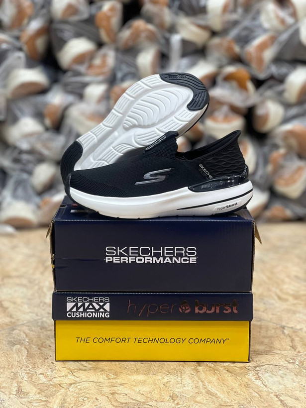 کتونی رانینگ و پیاده روی اسکیچرز / Skechers Slip Ins / اسلیپ طبی و سبک و راحت / سایز 40تا 45 / فروش بصورت عمده و تک