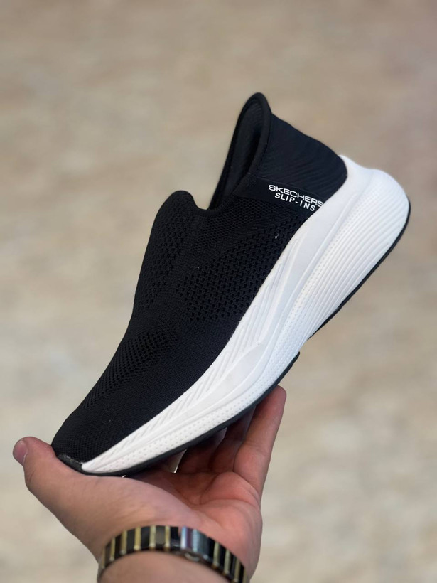 کتونی رانینگ و پیاده روی اسکیچرز / Skechers Slip Ins / اسلیپ طبی و سبک و راحت / سایز 40تا 45 / فروش بصورت عمده و تک