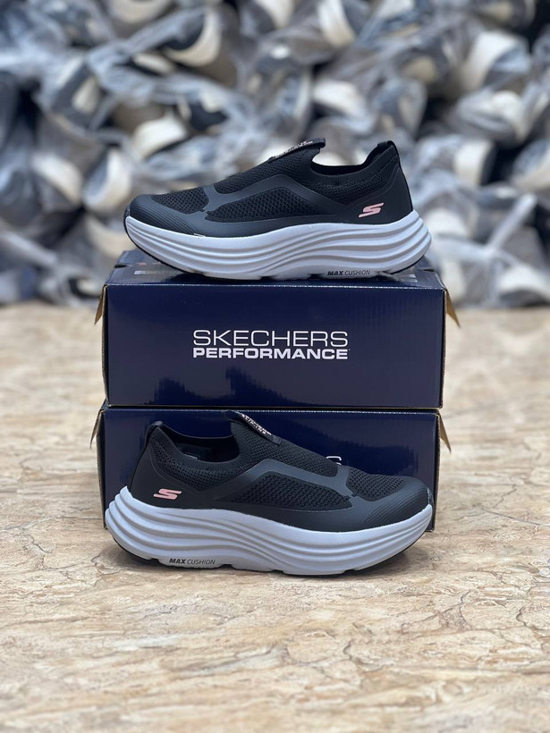 کتونی رانینگ و پیاده روی اسکیچرز / Skechers Slip Ins / اسلیپ طبی و سبک و راحت / سایز 40تا 45 / فروش بصورت عمده و تک