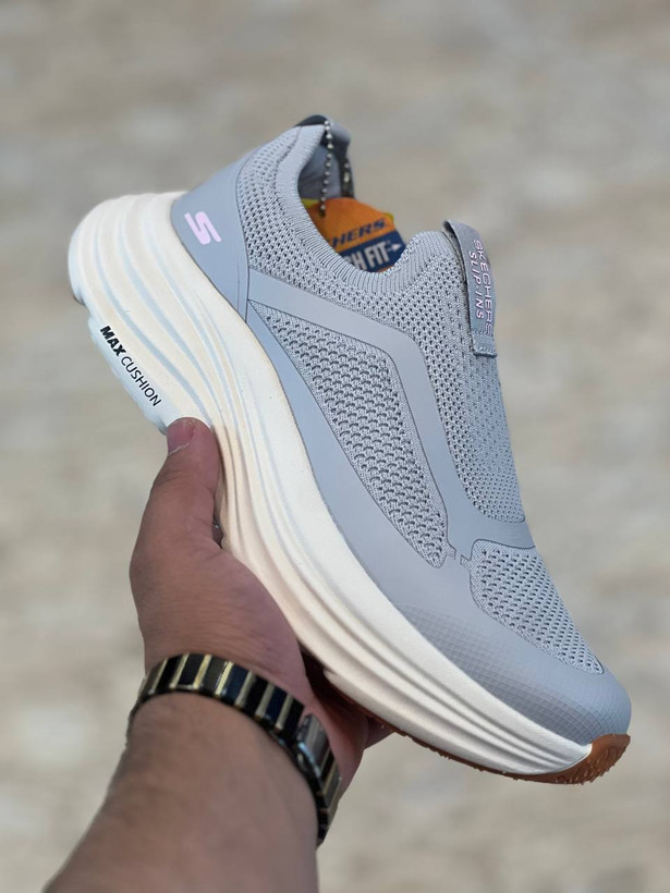 کتونی زنانه راحتی و پیاده روی اسکیچرز / Skechers Slip Ins / اسلیپ طبی و سبک و راحت / سایز 37 تا 40 / فروش بصورت عمده و تک