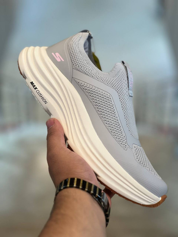 کتونی زنانه راحتی و پیاده روی اسکیچرز / Skechers Slip Ins / اسلیپ طبی و سبک و راحت / سایز 37 تا 40 / فروش بصورت عمده و تک