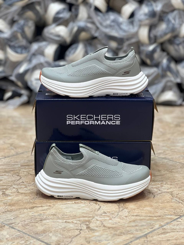 کتونی زنانه راحتی و پیاده روی اسکیچرز / Skechers Slip Ins / اسلیپ طبی و سبک و راحت / سایز 37 تا 40 / فروش بصورت عمده و تک