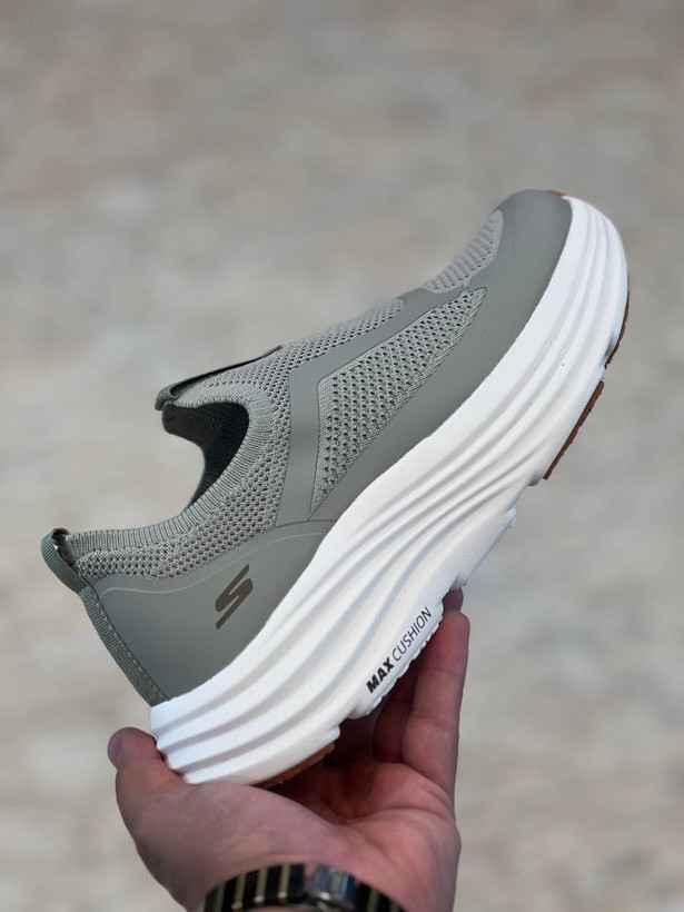 کتونی زنانه راحتی و پیاده روی اسکیچرز / Skechers Slip Ins / اسلیپ طبی و سبک و راحت / سایز 37 تا 40 / فروش بصورت عمده و تک