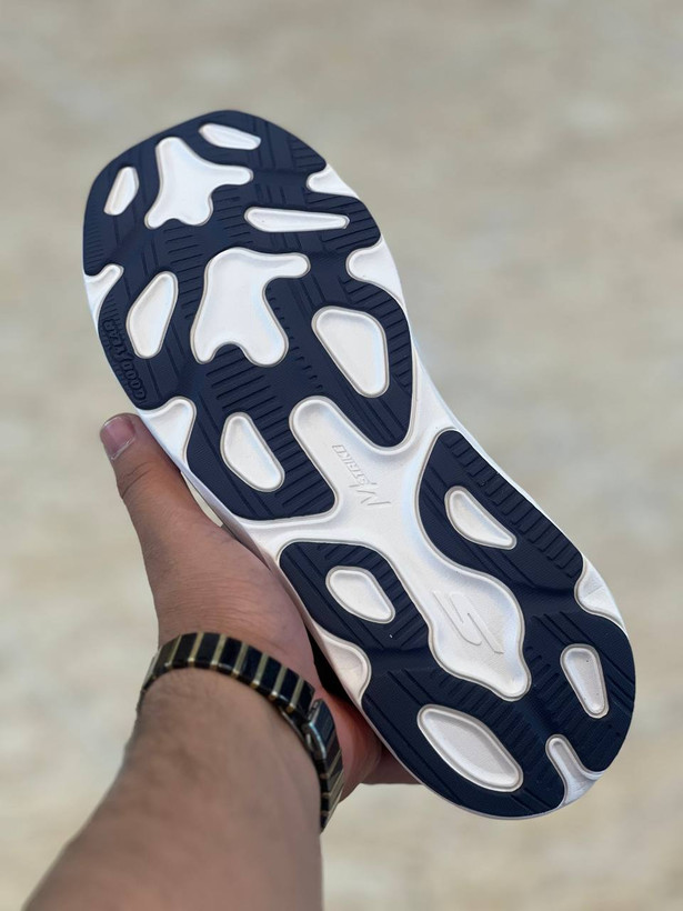 کتونی زنانه راحتی و پیاده روی اسکیچرز گوران / Skechers gorun / اسلیپ طبی و سبک و راحت / سایز 37 تا 40 / فروش بصورت عمده و تک