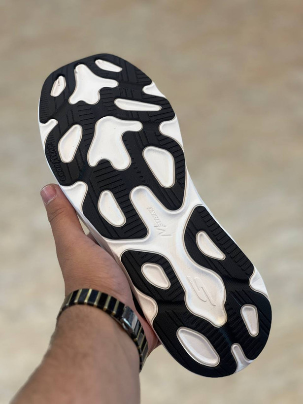 کتونی زنانه راحتی و پیاده روی اسکیچرز گوران / Skechers gorun / اسلیپ طبی و سبک و راحت / سایز 37 تا 40 / فروش بصورت عمده و تک