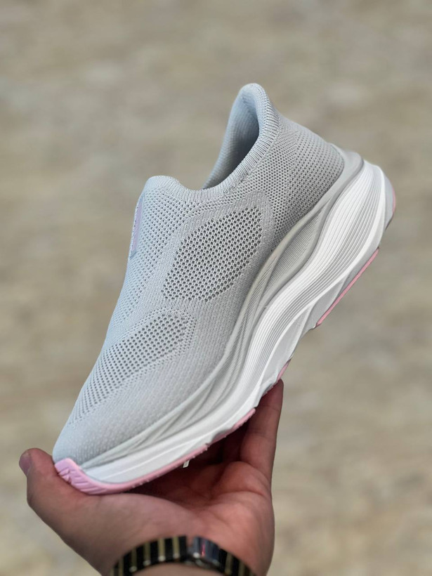 کتونی زنانه راحتی و پیاده روی اسکیچرز گوران / Skechers gorun / اسلیپ طبی و سبک و راحت / سایز 37 تا 40 / فروش بصورت عمده و تک