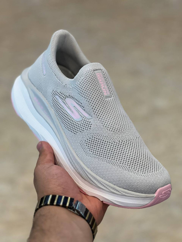 کتونی زنانه راحتی و پیاده روی اسکیچرز گوران / Skechers gorun / اسلیپ طبی و سبک و راحت / سایز 37 تا 40 / فروش بصورت عمده و تک