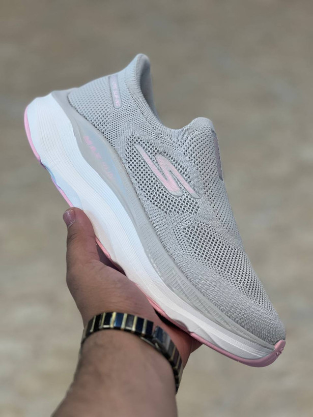 کتونی زنانه راحتی و پیاده روی اسکیچرز گوران / Skechers gorun / اسلیپ طبی و سبک و راحت / سایز 37 تا 40 / فروش بصورت عمده و تک