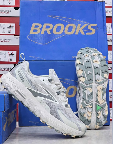 کتونی ویتنامی بروکس کاسکادیا ۱۸