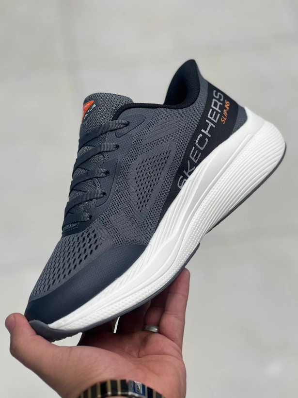 کتونی رانینگ و پیاده روی اسکیچرز سایز 40 تا 45 وارداتی ویتنام .skechers max cushioning