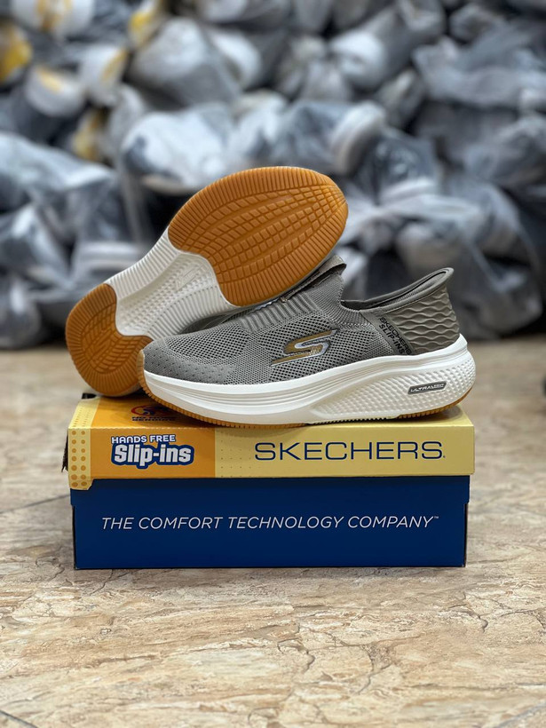 کتونی رانینگ و پیاده روی اسکیچرز / Skechers Slip Ins / اسلیپ طبی و سبک و راحت / سایز 40تا 45 / فروش بصورت عمده و تک