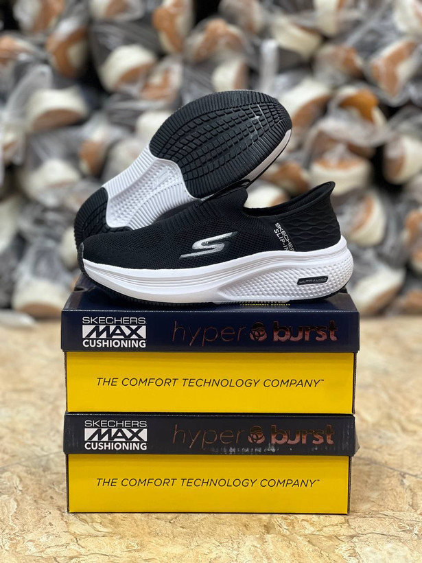 کتونی رانینگ و پیاده روی اسکیچرز / Skechers Slip Ins / اسلیپ طبی و سبک و راحت / سایز 40تا 45 / فروش بصورت عمده و تک