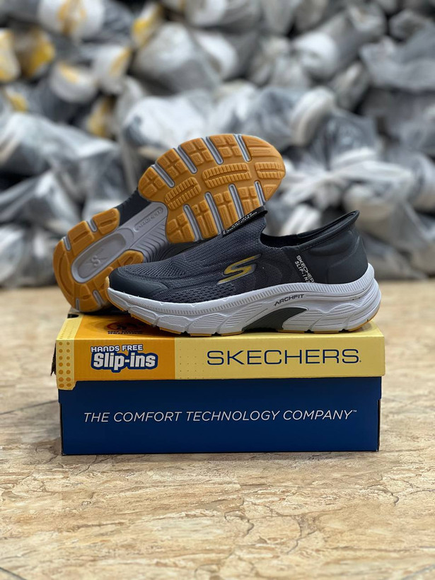 کتونی رانینگ و پیاده روی اسکیچرز / Skechers Slip Ins / اسلیپ طبی و سبک و راحت / سایز 40تا 45 / فروش بصورت عمده و تک