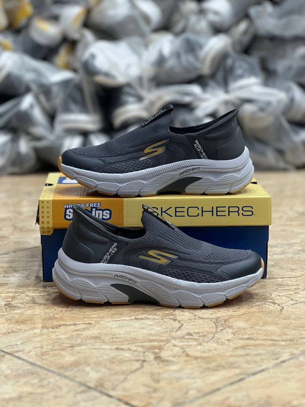 کتونی رانینگ و پیاده روی اسکیچرز / Skechers Slip Ins / اسلیپ طبی و سبک و راحت / سایز 40تا 45 / فروش بصورت عمده و تک