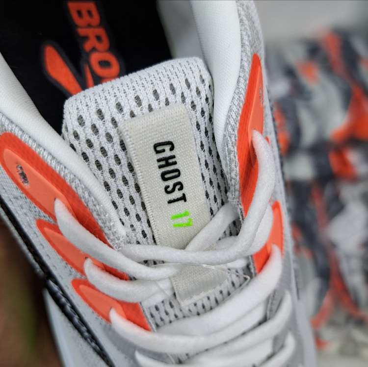 بروکس گاست ۱۷ Brooks ghost 17 / اصل ویتنام / سایز ۴۰ ۴۱ ۴۲ ۴۳ ۴۴ ۴۵