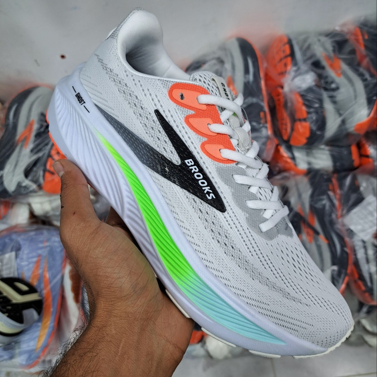 کتونی ویتنامی بروکس گاست ۱۷ اصل ویتنام وارداتی ویتنام