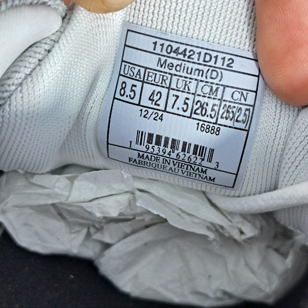بروکس گاست ۱۷ Brooks ghost 17 / اصل ویتنام / سایز ۴۰ ۴۱ ۴۲ ۴۳ ۴۴ ۴۵