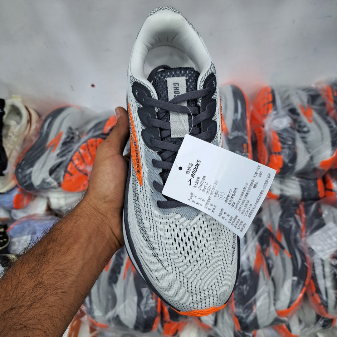 بروکس گاست ۱۷ Brooks ghost 17 / اصل ویتنام / سایز ۴۰ ۴۱ ۴۲ ۴۳ ۴۴ ۴۵