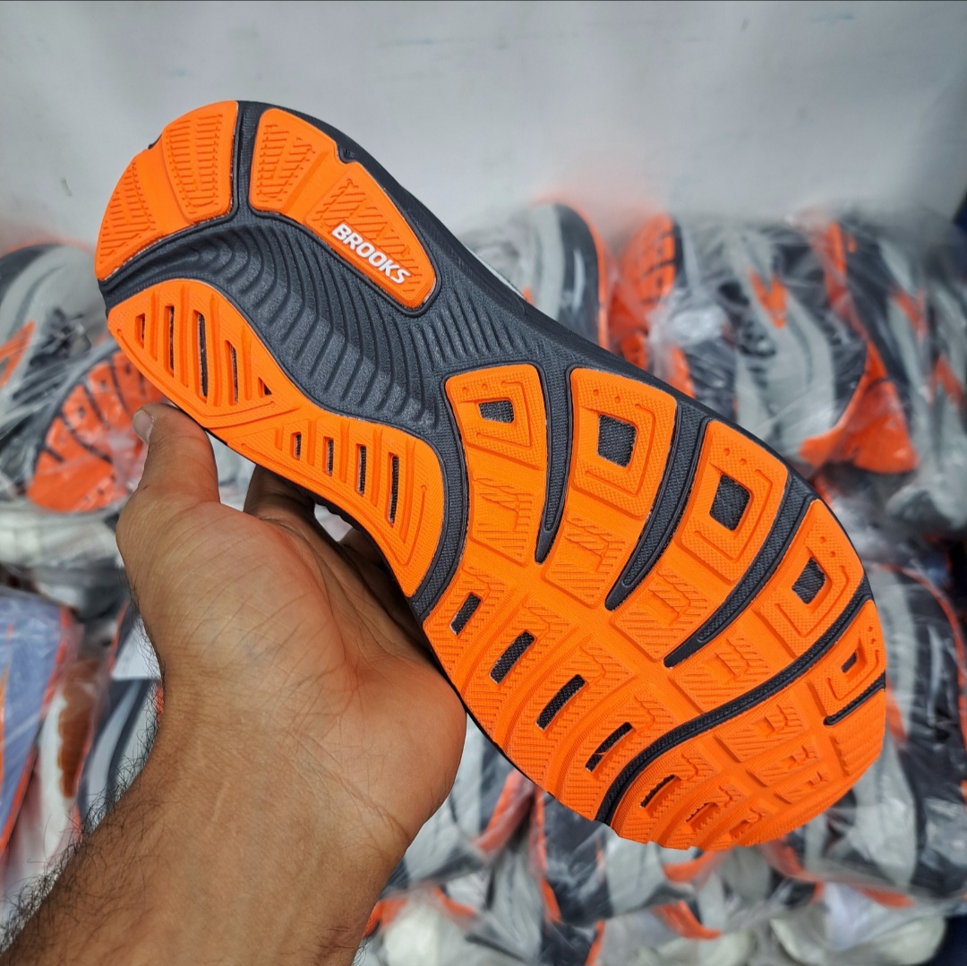 بروکس گاست ۱۷ Brooks ghost 17 / اصل ویتنام / سایز ۴۰ ۴۱ ۴۲ ۴۳ ۴۴ ۴۵