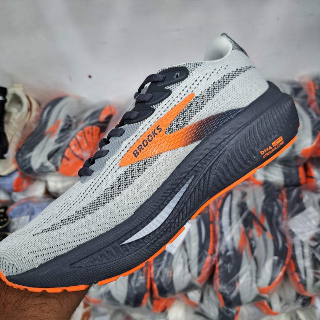 بروکس گاست ۱۷ Brooks ghost 17 / اصل ویتنام / سایز ۴۰ ۴۱ ۴۲ ۴۳ ۴۴ ۴۵