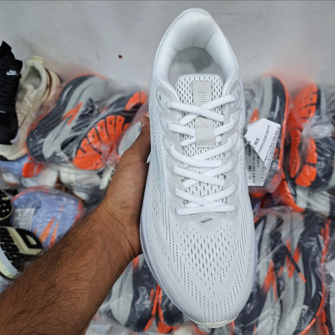 بروکس گاست ۱۷ Brooks ghost 17 / اصل ویتنام / سایز ۴۰ ۴۱ ۴۲ ۴۳ ۴۴ ۴۵