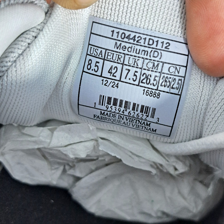 بروکس گاست ۱۷ Brooks ghost 17 / اصل ویتنام / سایز ۴۰ ۴۱ ۴۲ ۴۳ ۴۴ ۴۵