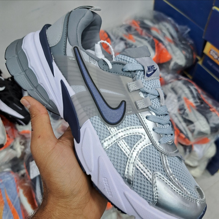 کتونی ویتنامی نایک کشلون وی تو کی nike v2k اصل ویتنام وارداتی ویتنام