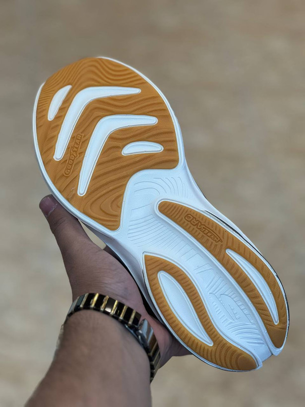 کتونی رانینگ و پیاده روی اسکیچرز / Skechers Slip Ins / اسلیپ طبی و سبک و راحت / سایز 40تا 45 / فروش بصورت عمده و تک