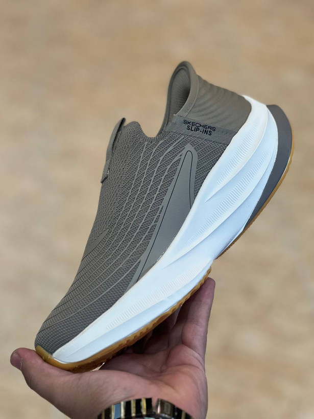 کتونی رانینگ و پیاده روی اسکیچرز / Skechers Slip Ins / اسلیپ طبی و سبک و راحت / سایز 40تا 45 / فروش بصورت عمده و تک