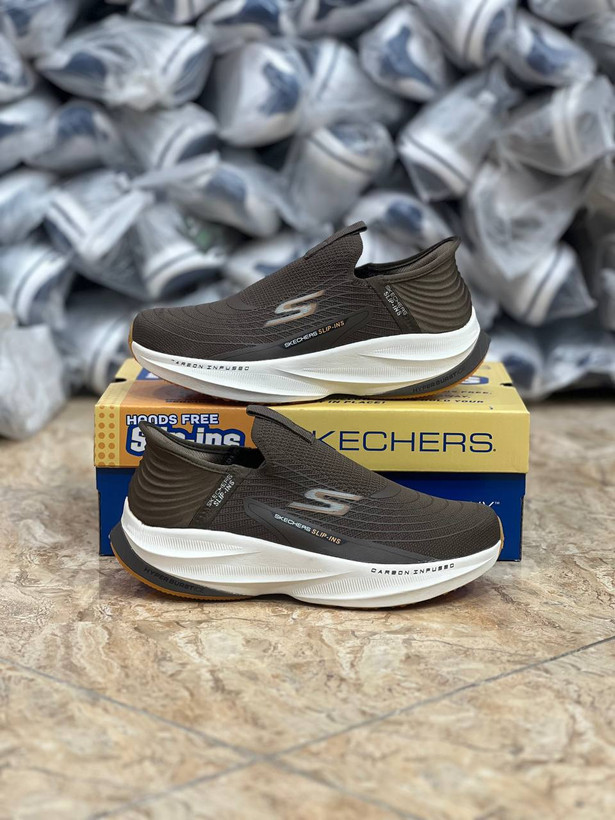 کتونی رانینگ و پیاده روی اسکیچرز / Skechers Slip Ins / اسلیپ طبی و سبک و راحت / سایز 40تا 45 / فروش بصورت عمده و تک