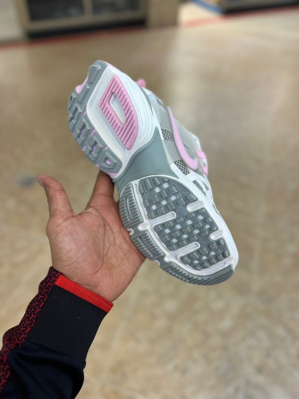 کتونی ویتنامی زنانه نایک کشلون وی تو کی | وارداتی ویتنام | باجعبه Nike V2k Run سایز بندی کامل 37 تا 40