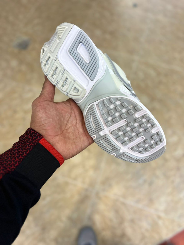 کتونی ویتنامی زنانه نایک کشلون وی تو کی | وارداتی ویتنام | باجعبه Nike V2k Run سایز بندی کامل 37 تا 40