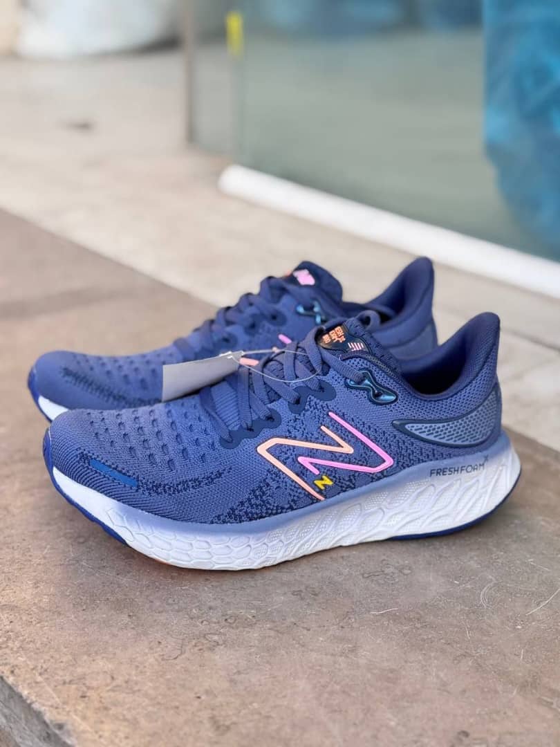 کتونی زنانه رانینگ و پیاده روی نیوبالانس New balance Fresh Foam 1080 مسترکوالیتی ساخت ویتنام سایز ۳۷ تا ۴۰