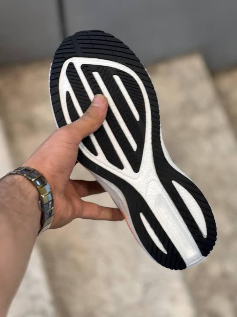 کتونی زنانه و مردانه رانینگ و پیاده روی ساکونی مدل تریومف ۲۱ / triumph 21 / ضمانت کیفیت کالا / فروش عمده و تک / سایز بندی ۳۶ تا ۴۵