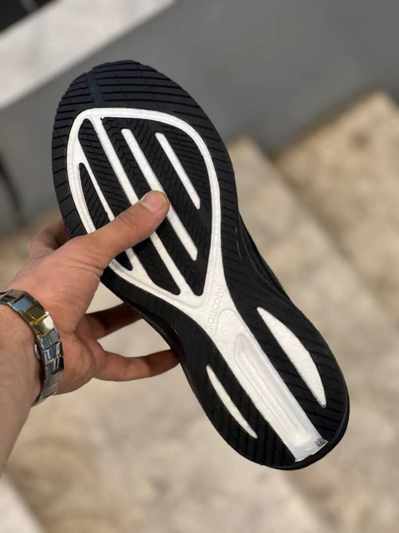 کتونی زنانه و مردانه رانینگ و پیاده روی ساکونی مدل تریومف ۲۱ / triumph 21 / ضمانت کیفیت کالا / فروش عمده و تک / سایز بندی ۳۶ تا ۴۵