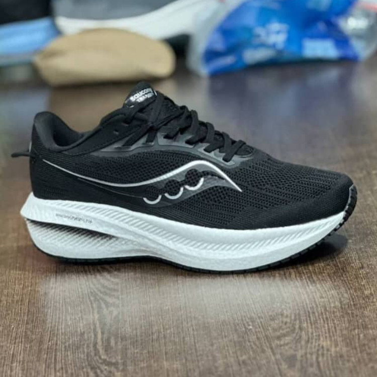 کتونی زنانه و مردانه رانینگ و پیاده روی ساکونی مدل تریومف ۲۱ / triumph 21 / ضمانت کیفیت کالا / فروش عمده و تک / سایز بندی ۳۶ تا ۴۵