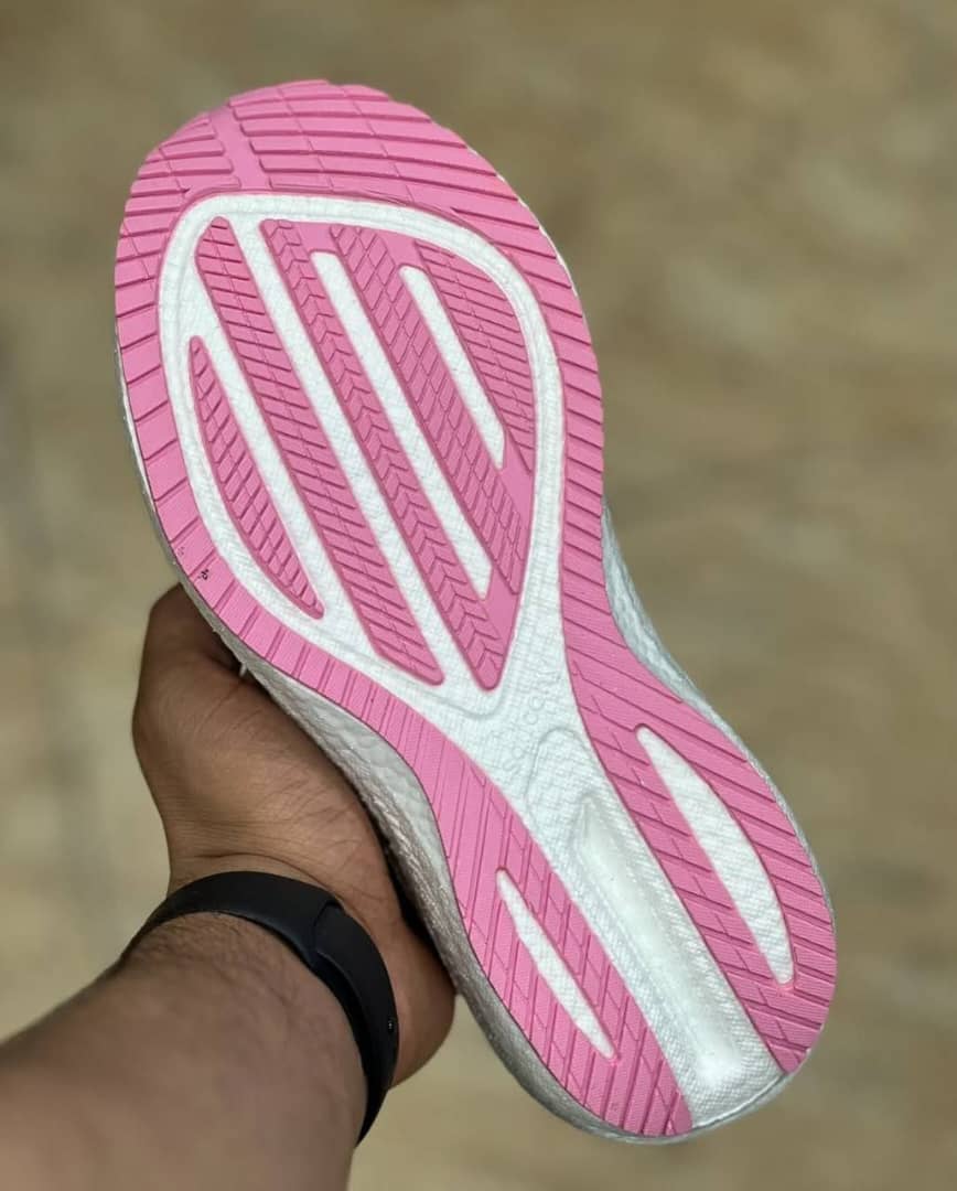 کتونی زنانه و مردانه رانینگ و پیاده روی ساکونی مدل تریومف ۲۱ / triumph 21 / ضمانت کیفیت کالا / فروش عمده و تک / سایز بندی ۳۶ تا ۴۵