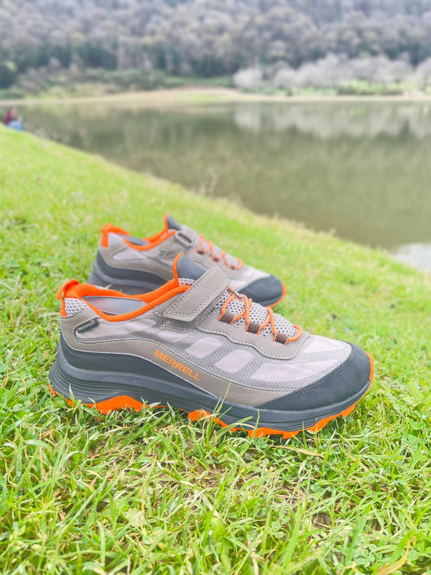 بوت طبیعت گردی اورجینال برند مرل merrell سایز:۴۰