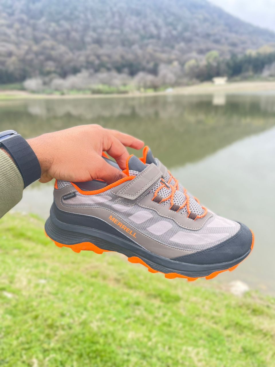 بوت طبیعت گردی اورجینال برند مرل merrell سایز:۴۰