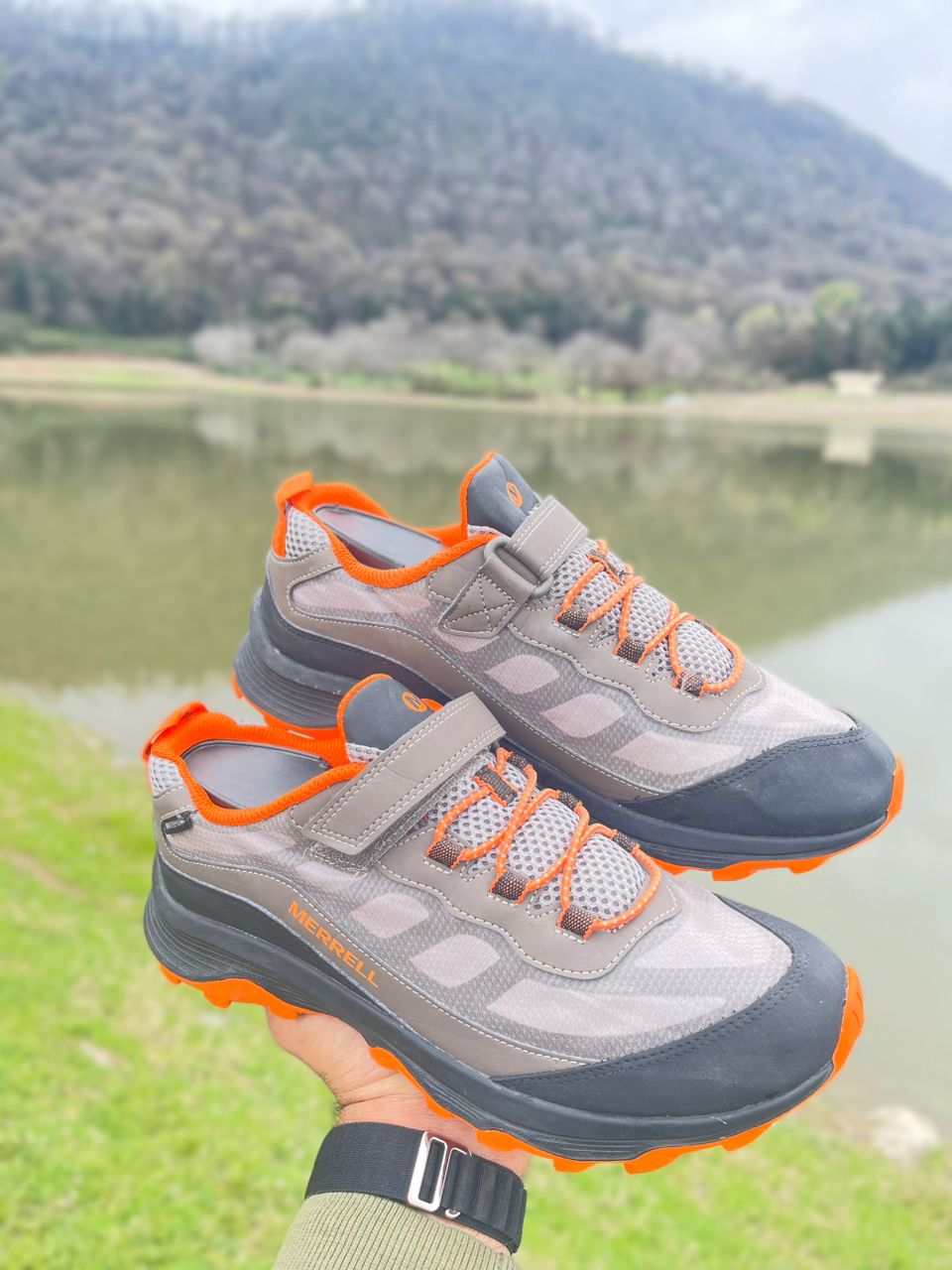 بوت طبیعت گردی اورجینال برند مرل merrell سایز:۴۰