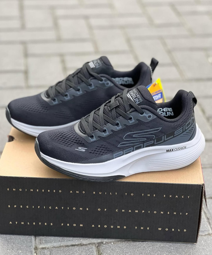 کتونی اسکیچرز سایز ۴۰ تا ۴۵ تنوع در ۴ رنگ جذاب وارداتی ویتنام .skechers max cushioning terminus sneaker
