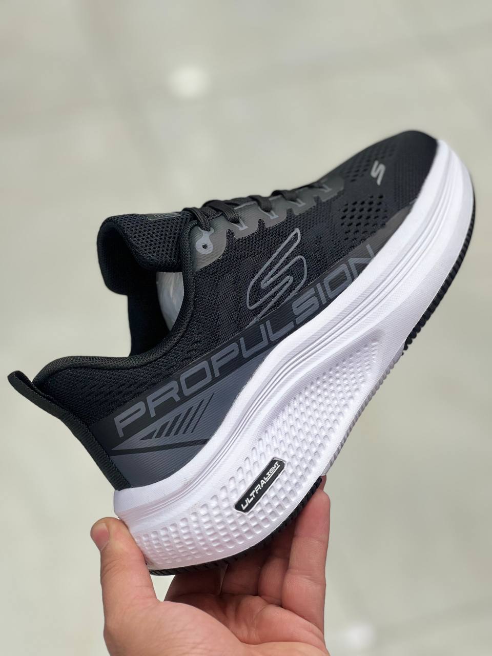 کتونی اسکیچرز سایز ۴۰ تا ۴۵ تنوع در ۴ رنگ جذاب وارداتی ویتنام .skechers max cushioning terminus sneaker