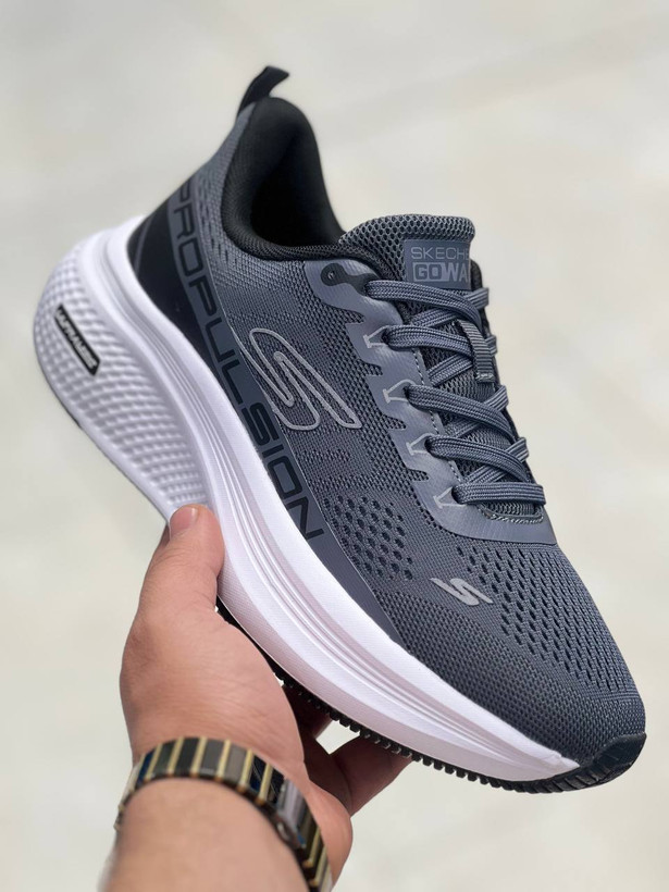کتونی اسکیچرز سایز ۴۰ تا ۴۵ تنوع در ۴ رنگ جذاب وارداتی ویتنام .skechers max cushioning terminus sneaker