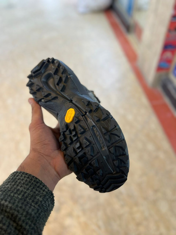 کتونی ویتنامی ریبوک دو لایه / Reebok zig kinetica / ساخت ویتنام ضد آب گورتکس زیره ویبرام / سایز ۴۰ تا ۴۵ فروش عمده و تک ضمانت کالا