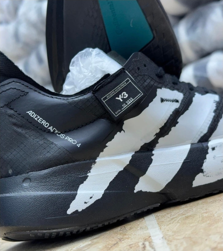کتونی ویتنامی رانینگ و پیاده روی آدیداس آدی زیرو / Adidas adizero / ساخت ویتنام ۲۰۲۵ / سایز ۴۰ ۴۱ ۴۲ ۴۳ ۴۴ ۴۵