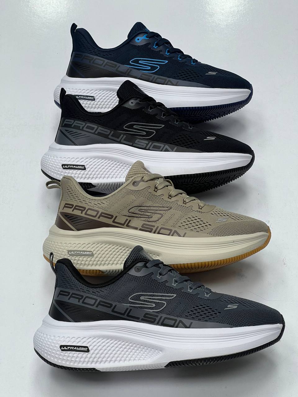 کتونی اسکیچرز سایز ۴۰ تا ۴۵ تنوع در ۴ رنگ جذاب وارداتی ویتنام .skechers max cushioning terminus sneaker