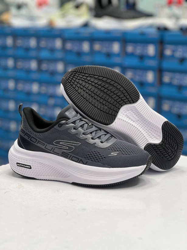 کتونی اسکیچرز سایز ۴۰ تا ۴۵ تنوع در ۴ رنگ جذاب وارداتی ویتنام .skechers max cushioning terminus sneaker