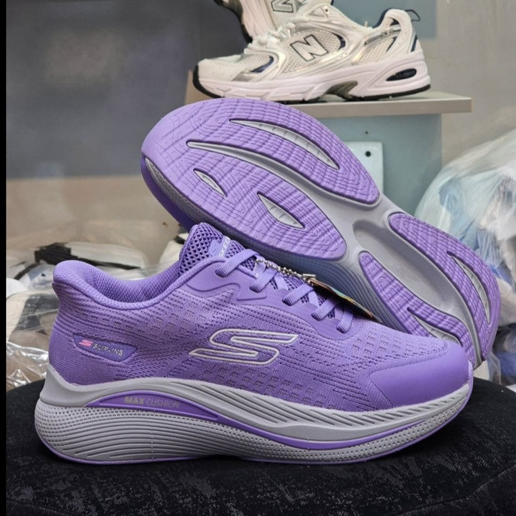 کتونی رانینگ و پیاده روی اسکیچرز / Skechers Slip Ins / اسلیپ طبی و سبک و راحت / سایز 40تا 45 / فروش بصورت عمده و تک