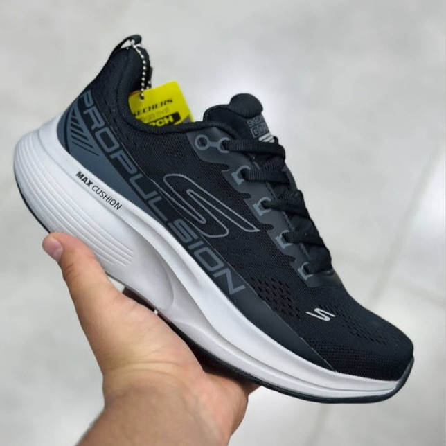 کتونی اسکیچرز سایز ۴۰ تا ۴۵ تنوع در ۴ رنگ جذاب وارداتی ویتنام .skechers max cushioning terminus sneaker