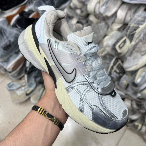 کتونی نایک کشلون وی تو کی زنانه | باجعبه Nike V2k Run سایز بندی کامل 36 تا 39